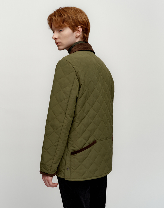 소루 [Solew] Corduroy Quilting Jumper_Khaki 카키 착용컷