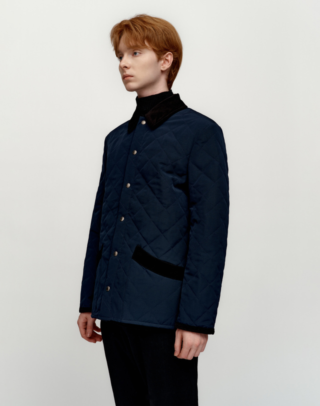 소루 [Solew] Corduroy Quilting Jumper_Navy 네이비 착용컷