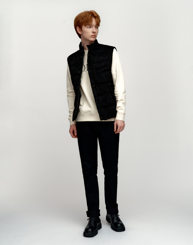 소루 [Solew] Suede Padding Vest_Black 블랙 착용컷