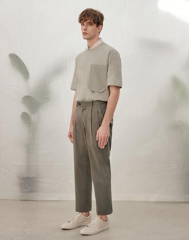 [Solew] Tapered Two-Tuck Pants_Light Beige/Khaki (테이퍼드 투턱팬츠_라이트베이지/카키)