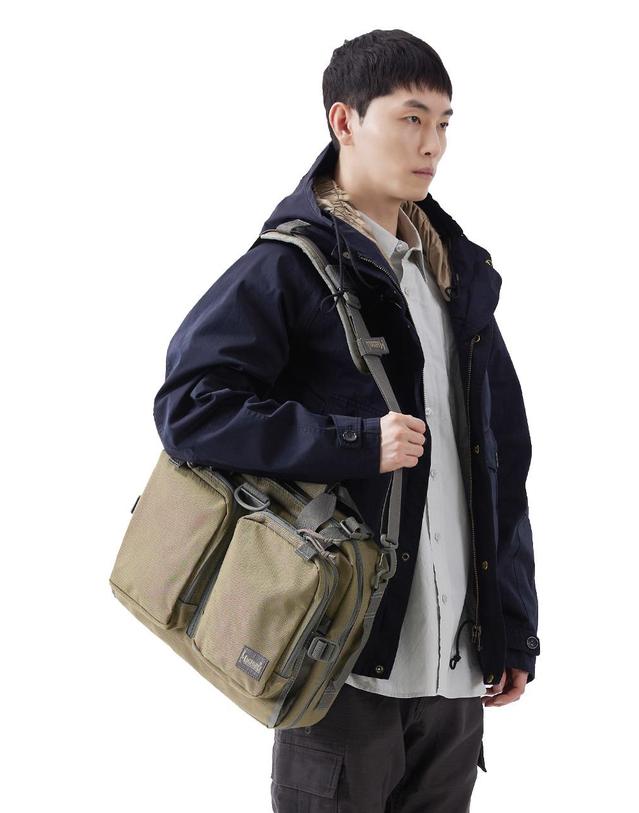 맥포스 맥포스 그리핀 C-타입 3웨이 오피스백 - 카키 포리지 착용컷