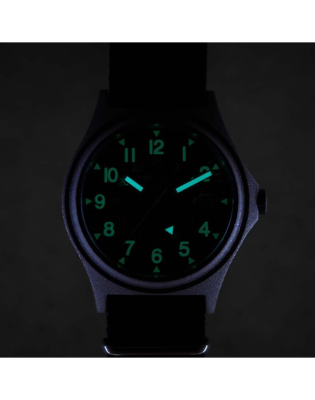 엠더블유씨 시계 MWC G10 10Bar GMT 24H - 실버X블랙 착용컷