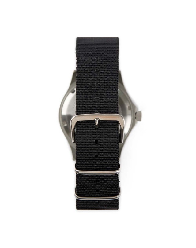 엠더블유씨 시계 MWC G10 10Bar GMT 24H - 실버X블랙 착용컷