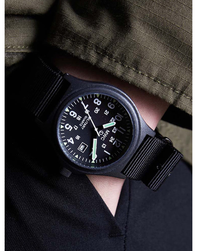 엠더블유씨 시계 MWC G10 배터리해치 24H PVD - 블랙X블랙 착용컷