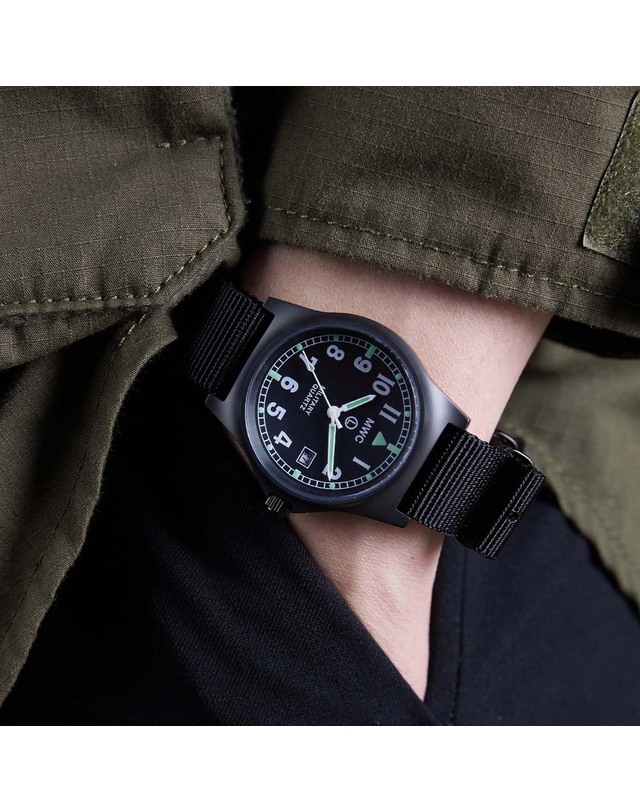 엠더블유씨 시계 MWC G10 데이저스트 PVD - 블랙X블랙 착용컷