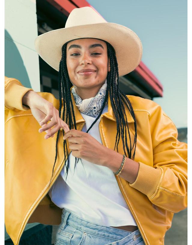 피그앤헨 (여성) 피그앤헨 브론타이드 4 팔찌 - 루카X골드 착용컷