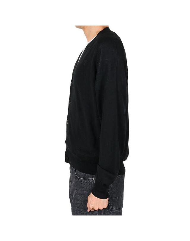 아미 아미 26SS 남성 하트로고 가디건 블랙 HKC384 KN0039 0180 착용컷