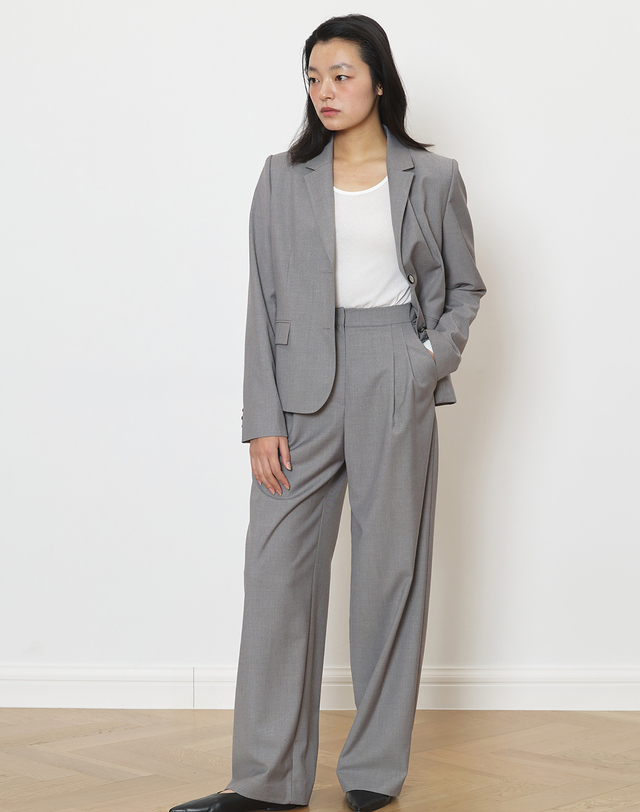 마누엘에기욤 Relaxed tailored jacket gray 착용컷