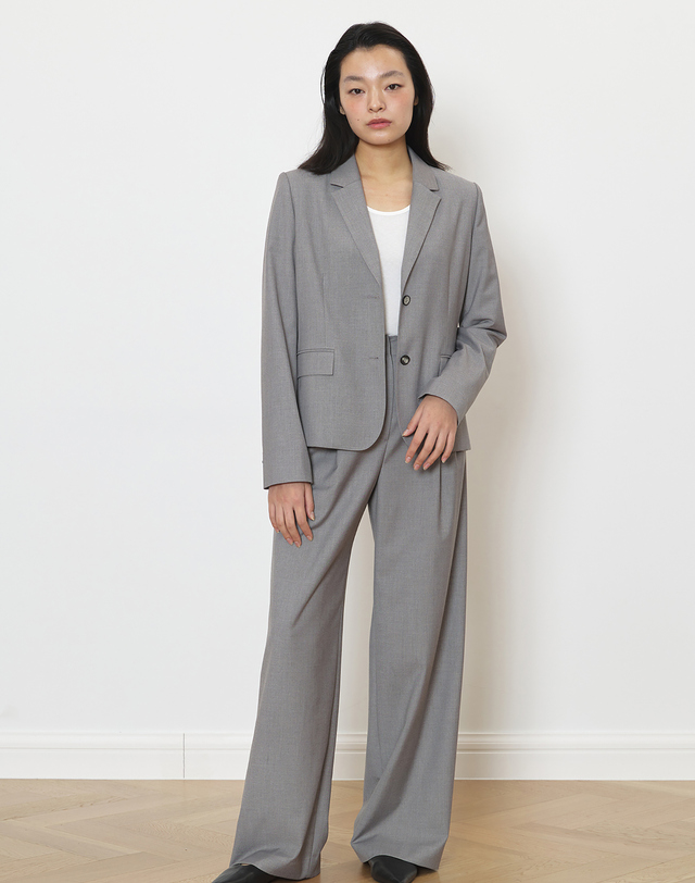 마누엘에기욤 Relaxed tailored jacket gray 착용컷