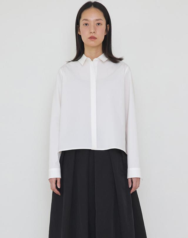 마누엘에기욤 Light signature cotton shirt white 착용컷