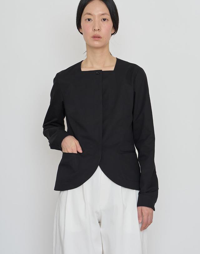 마누엘에기욤 Square neck shirtlike jacket 착용컷