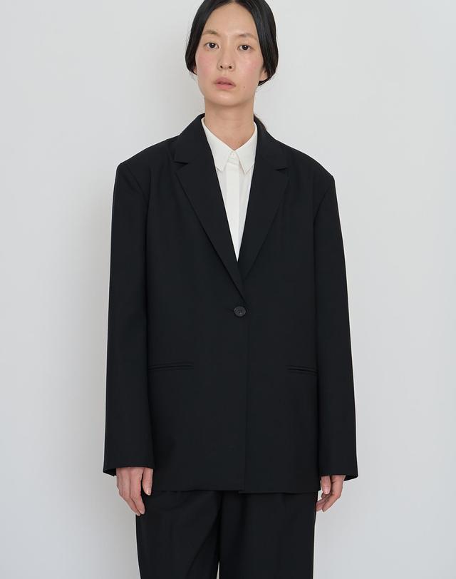 마누엘에기욤 Light wool signature jacket 착용컷