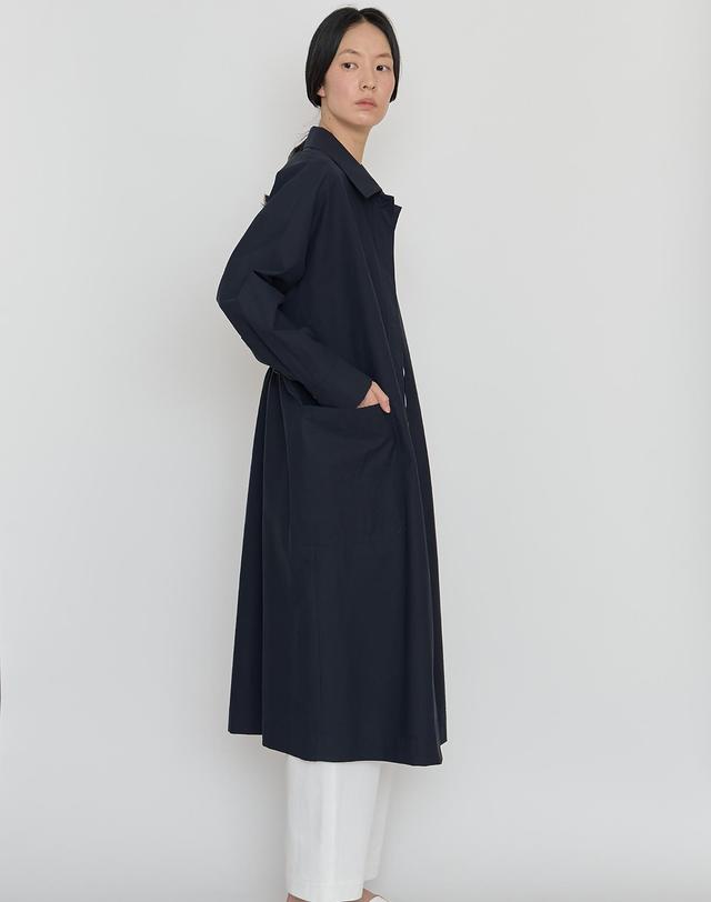 마누엘에기욤 Back shirring light coat navy 착용컷