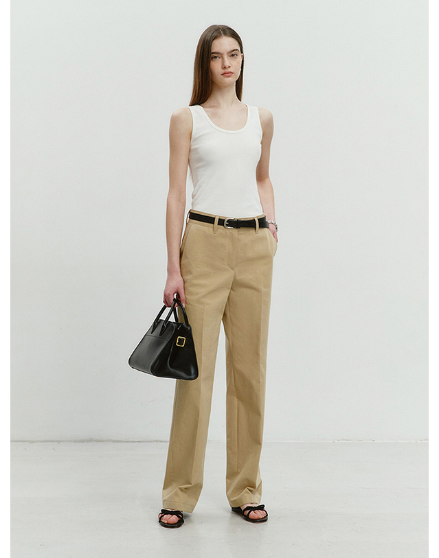 던스트 SUMMER SOFT CHINO SLACKS BEIGE_UDPA4B222I2 베이지 착용컷
