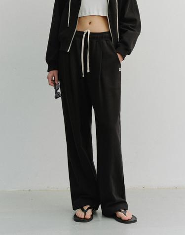 UNISEX LEATHER LOGO WIDE SWEAT PANTS BLACK_UDPA6A102BK