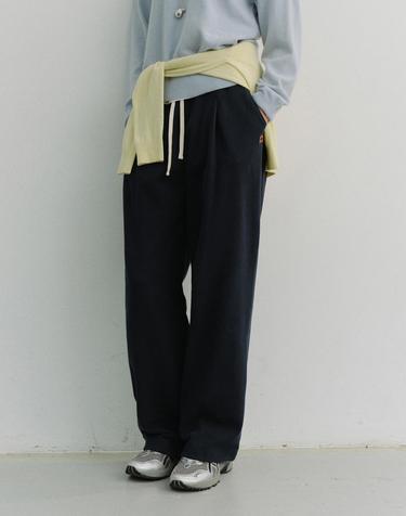 UNISEX LEATHER LOGO WIDE SWEAT PANTS FRENCH NAVY_UDPA6A102N2