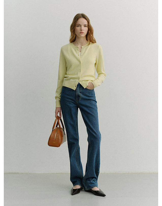 던스트 ESSENTIAL SEMI BOOT-CUT JEANS CLASSIC BLUE_UDPA6A206B2 블루 착용컷