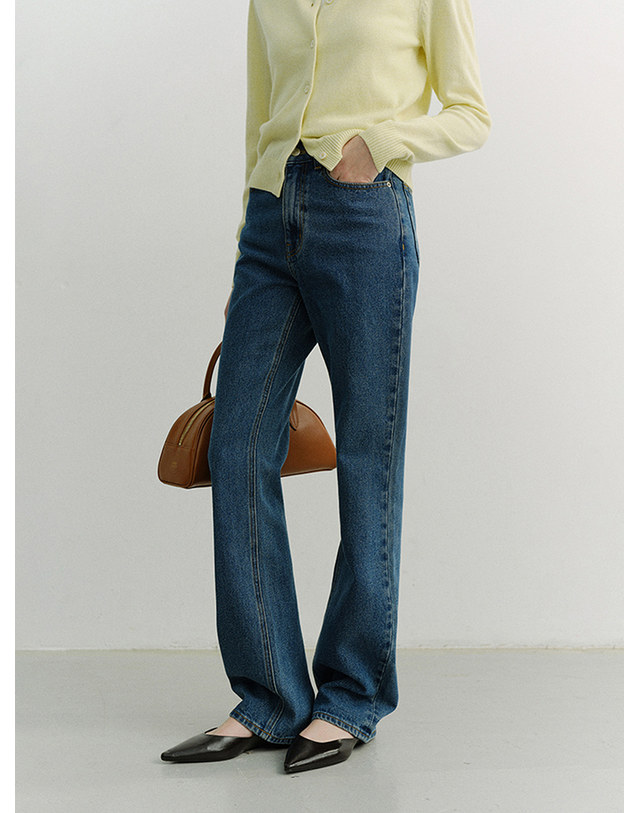 던스트 ESSENTIAL SEMI BOOT-CUT JEANS CLASSIC BLUE_UDPA6A206B2 블루 착용컷