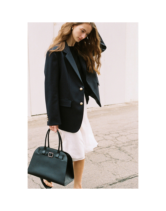 던스트 UNISEX 2 BUTTON WOOL BLAZER NAVY_UDJA6A102N2 네이비 착용컷