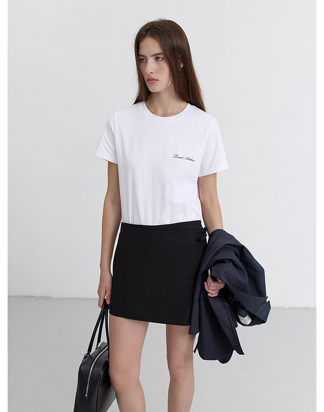 던스트 ESSENTIAL LOGO T-SHIRT WHITE_UDTS5B227WT 흰색 착용컷
