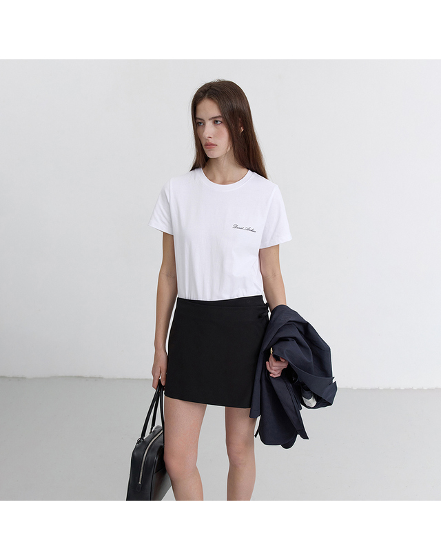 던스트 ESSENTIAL LOGO T-SHIRT WHITE_UDTS5B227WT 흰색 착용컷