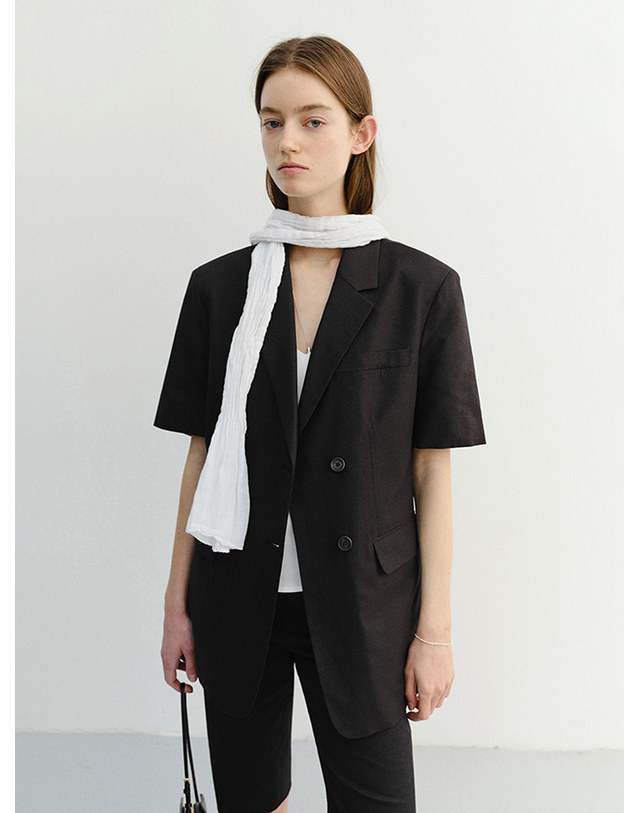 던스트 HALF SLEEVE BELTED LINEN JACKET BLACK_UDJA6B226BK 블랙 착용컷