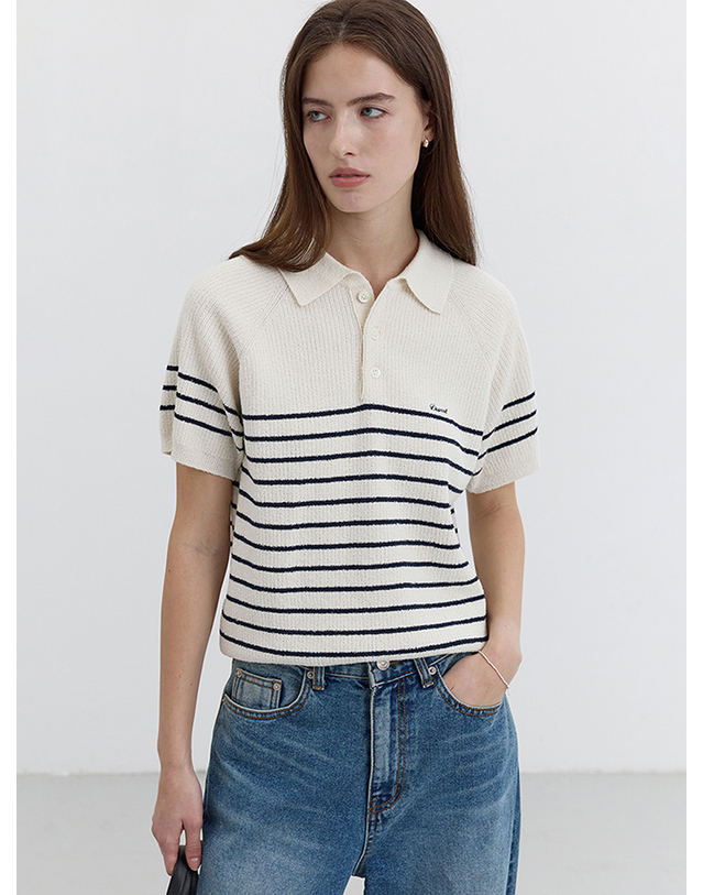 던스트 UNISEX COLLARED STRIPE KNIT CREAM_UDSW5B129CR 아이보리 착용컷