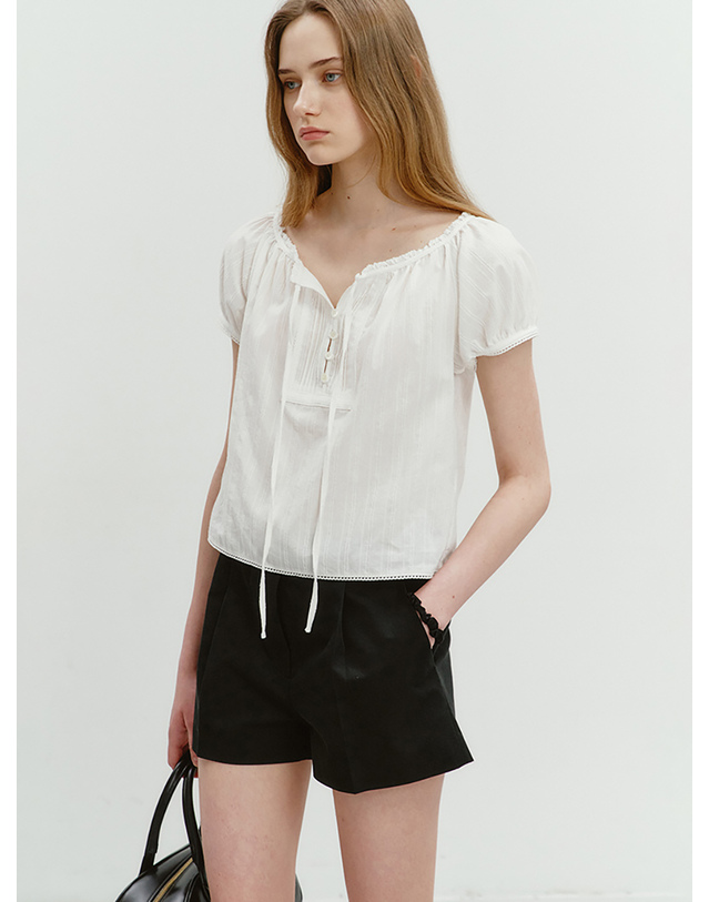 던스트 2-WAY SHIRRING BLOUSE OFF WHITE_UDBL5B223OW 흰색 착용컷