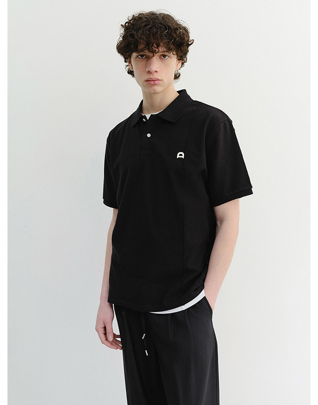던스트 UNISEX LEATHER LOGO POLO SHIRT BLACK_UDTS6B122BK 블랙 착용컷