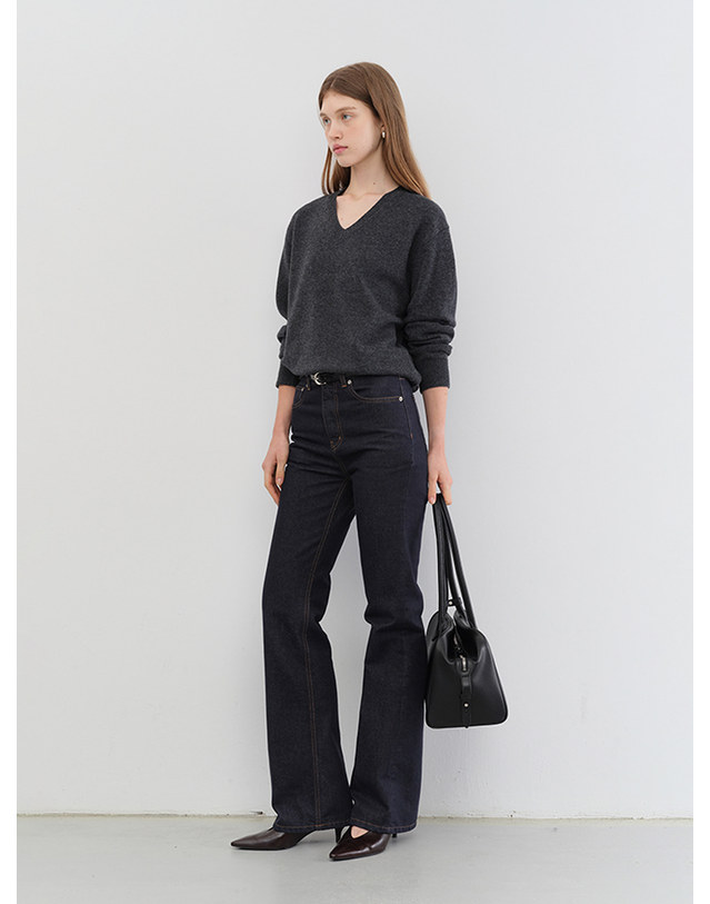 던스트 70S SEMI FLARED JEANS RAW BLUE_UDPA5C209N1 네이비 착용컷