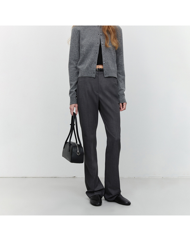 던스트 SEMI BOOT-CUT SLIM SLACKS CHARCOAL GREY_UDPA5A201CG 그레이 착용컷