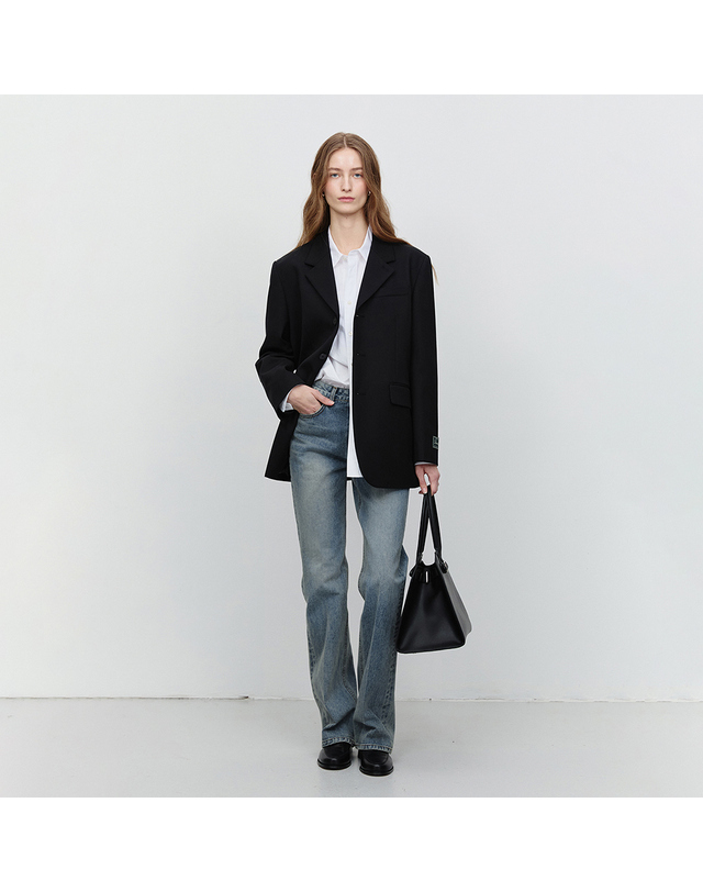 던스트 UNISEX 3 BUTTON WOOL BLAZER BLACK_UDJA6A103BK 블랙 착용컷