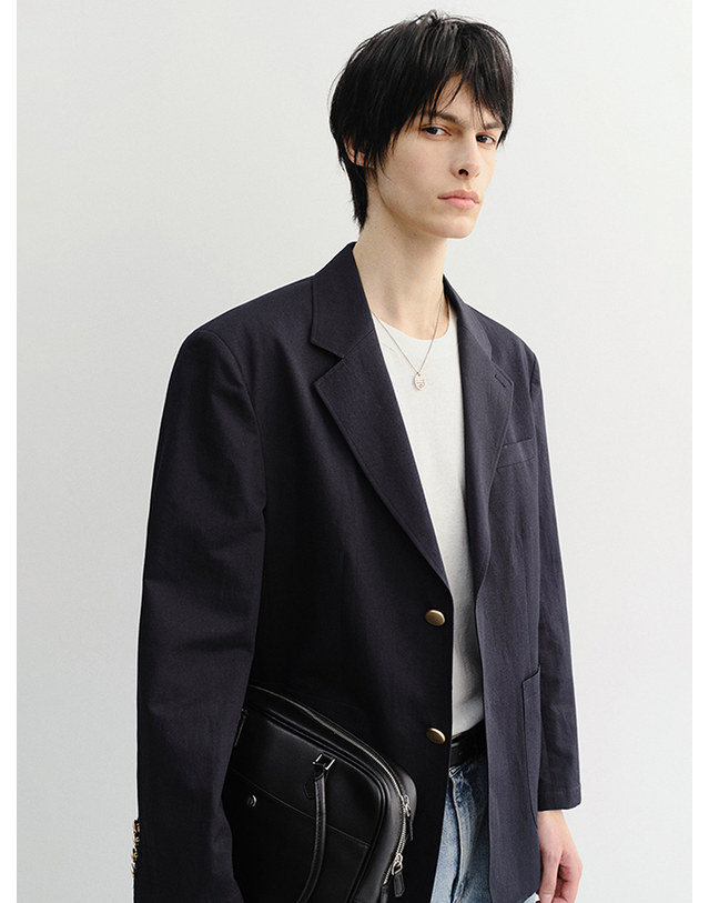 던스트 UNISEX CLASSIC LINEN JACKET NAVY_UDJA6B121N2 네이비 착용컷