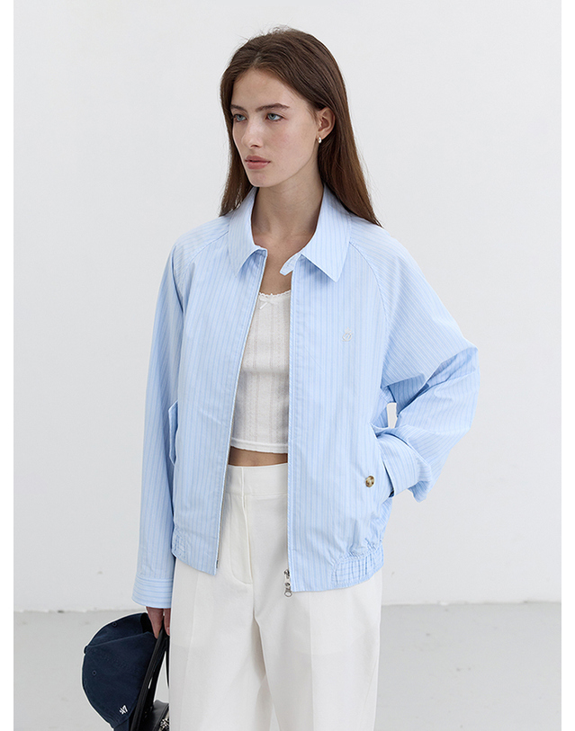 던스트 UNISEX SUMMER HARRINGTON JACKET SOFT BLUE STRIPE_UDJU5B122B1 블루 착용컷