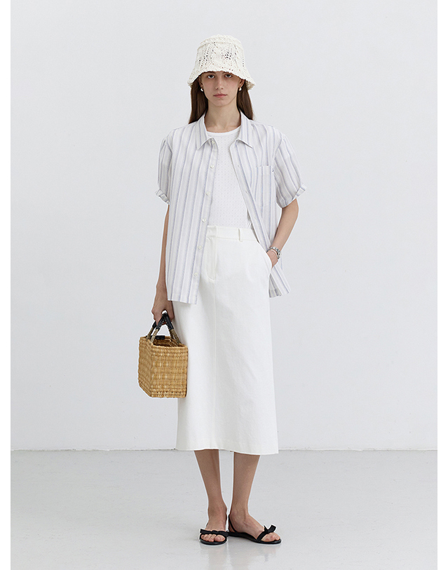 던스트 UNISEX CLASSIC HOLIDAY SHIRT SKY BLUE STRIPE_UDSH5B126B1 블루 착용컷