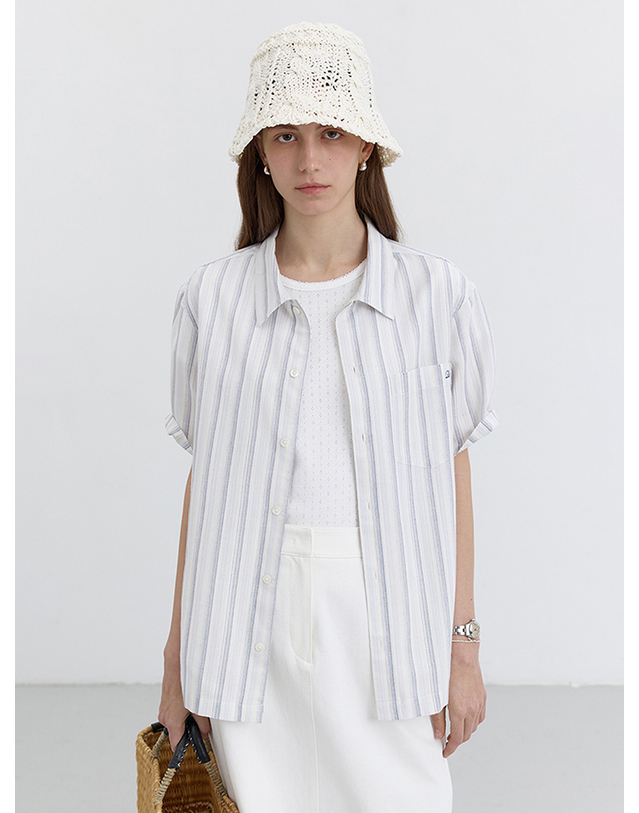 던스트 UNISEX CLASSIC HOLIDAY SHIRT SKY BLUE STRIPE_UDSH5B126B1 블루 착용컷