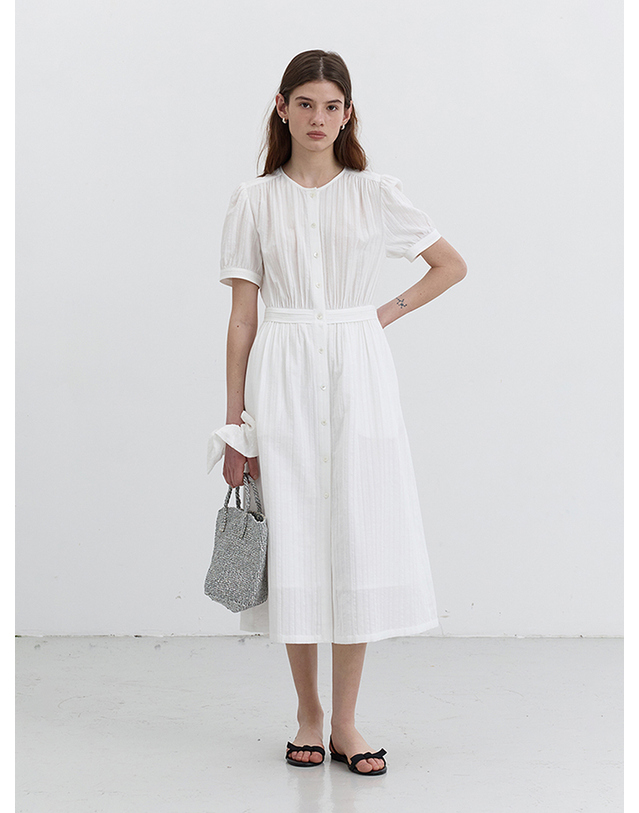 던스트 MAXI SHIRRING DRESS IVORY_UDDR5B228IV 아이보리 착용컷