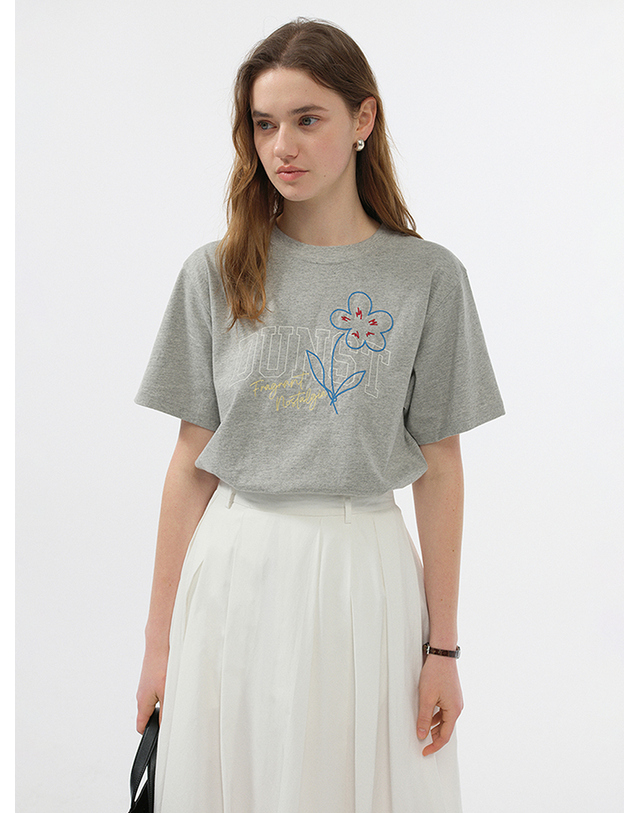 던스트 UNISEX DRAWING BLOOM T-SHIRT MELANGE GREY_UDTS5B126G2 그레이 착용컷