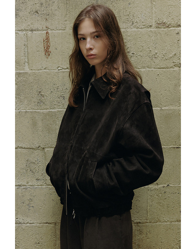 던스트 UNISEX SUEDE DRIZZLER JACKET CHOCO BROWN_UDJU5C107W3 브라운 착용컷