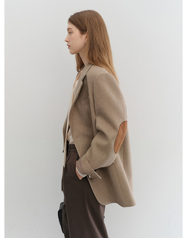 던스트 UNISEX VINTAGE TAILORED WOOL BLAZER OATMEAL_UDJA5C101I1 그레이 착용컷