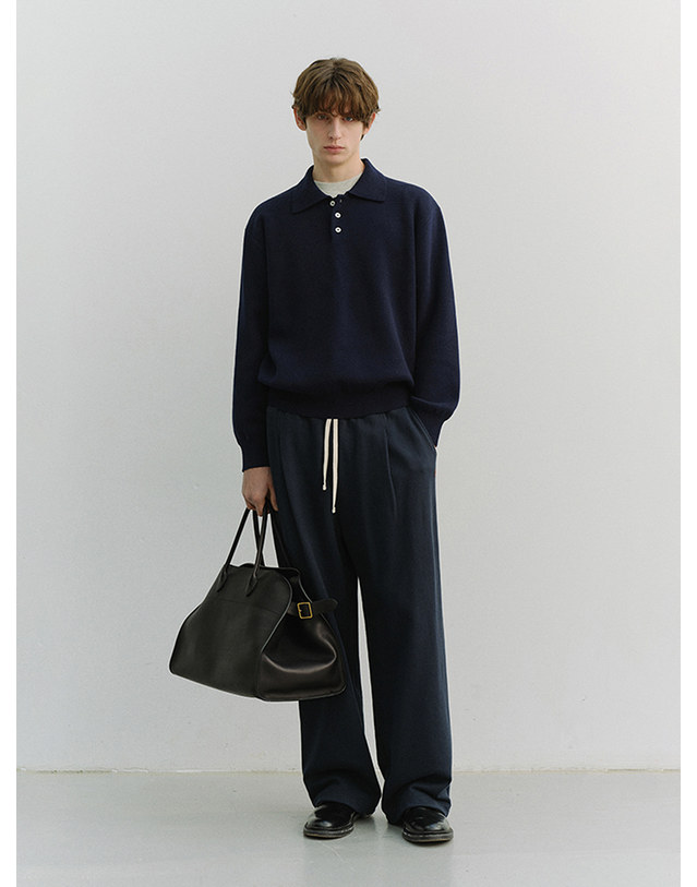던스트 UNISEX LEATHER LOGO WIDE SWEAT PANTS FRENCH NAVY_M_UDPA6A102N2 네이비 착용컷