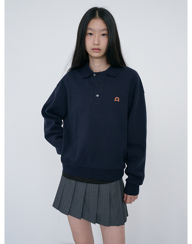 던스트 [L, XL 10/27 예약배송] UNISEX LEATHER LOGO COLLARED T-SHIRT FRENCH NAVY_M_UDTS6C110N2 네이비 착용컷