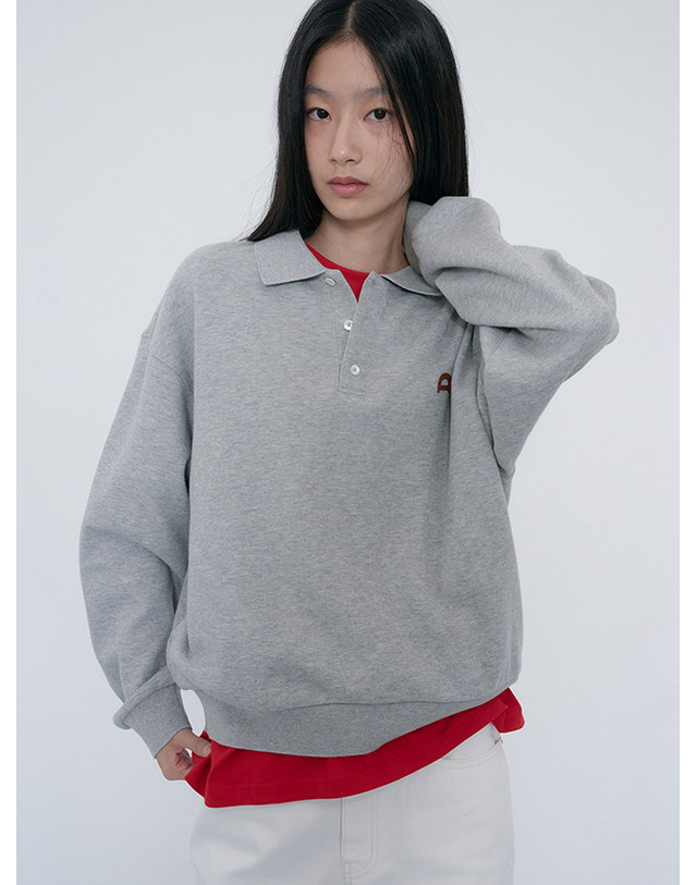 던스트 UNISEX LEATHER LOGO COLLARED T-SHIRT MELANGE GREY_M_UDTS6C110G2 그레이 착용컷