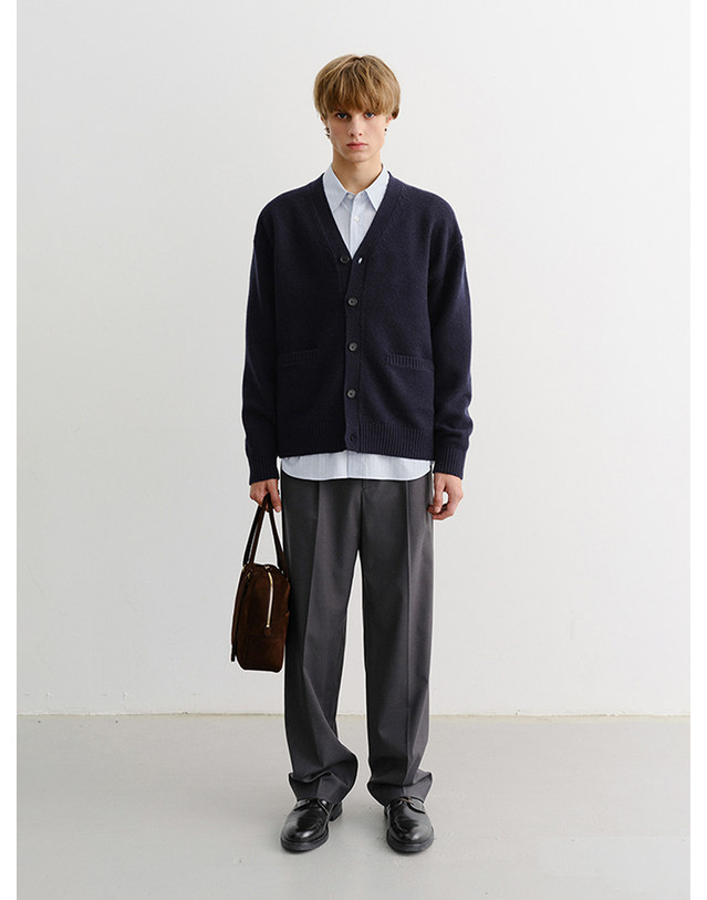 던스트 UNISEX BOYFRIEND KNIT CARDIGAN FRENCH NAVY_M_UDSW5C103N2 네이비 착용컷
