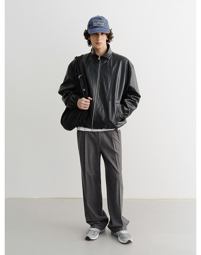 던스트 UNISEX ALTER-LEATHER WIND BREAKER BLACK_M_UDJU5C105BK 블랙 착용컷