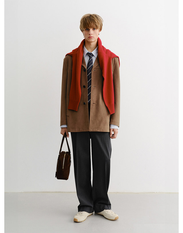 던스트 UNISEX ALTER-SUEDE HALF JACKET CAMEL_M_UDJA5C110CM 카멜 착용컷