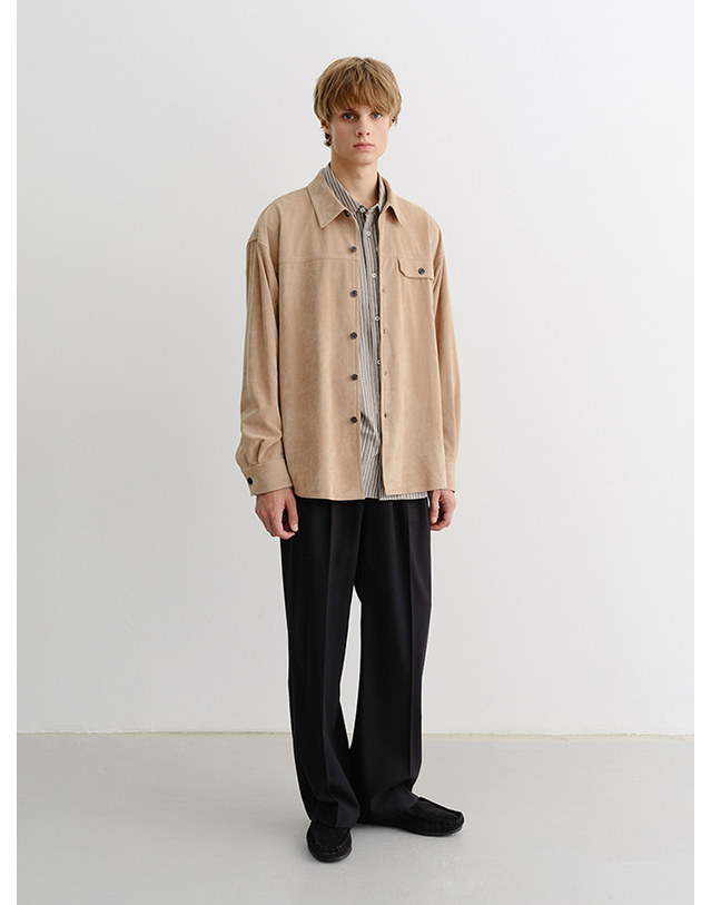 던스트 UNISEX ALTER-SUEDE SHIRT BEIGE_M_UDSH5C105I2 베이지 착용컷