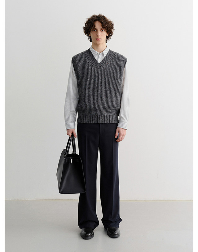 던스트 UNISEX V-NECK KNIT VEST CHARCOAL GREY_M_UDSW5C113CG 그레이 착용컷