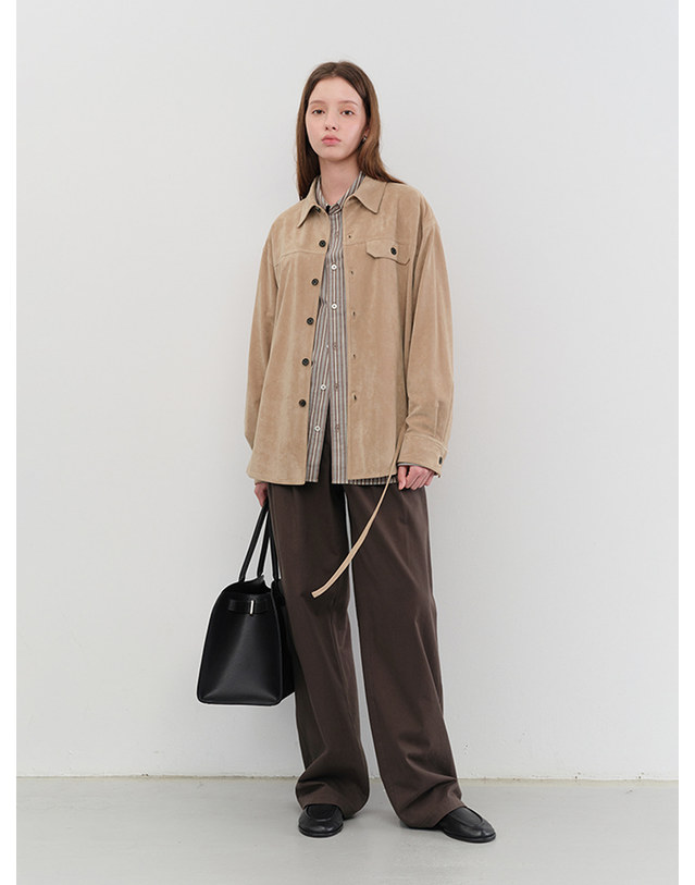 던스트 UNISEX ALTER-SUEDE SHIRT BEIGE_UDSH5C105I2 베이지 착용컷