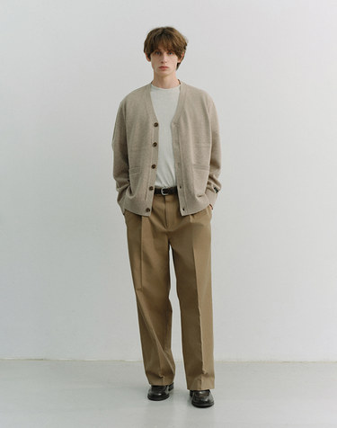 PLEATED CHINO SLACKS KHAKI BROWN_M_UDPA6A303W1